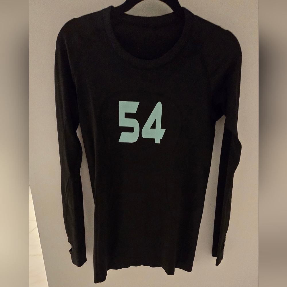 Lululemon Swiftly Tech Women’s black and light blue Long Sleeve Athletic Shirt